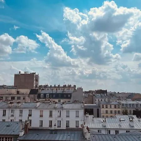 Apartament With Terrace And View Of Sacre Coeur Paryż